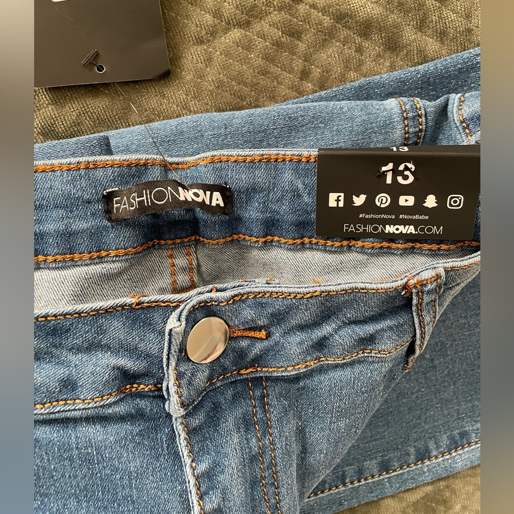 Jeans - Picture 3 of 3